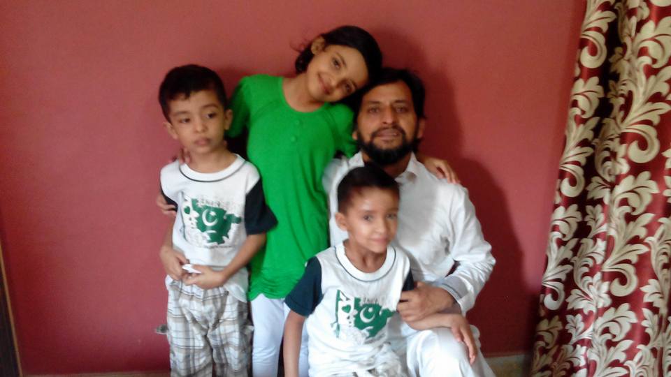 Talented Actor Saleem Mairaj ‘s Latest Pictures With Family