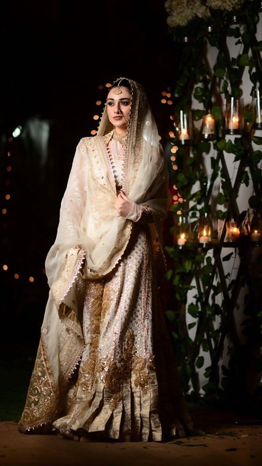 Sarah Khah Looks Gorgeous in this Bridal Dress for Her Drama Abdullahpur Ka Devdas