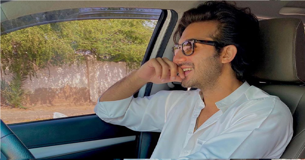 Pictures Shahroz Sabzwari Want His Followers to See