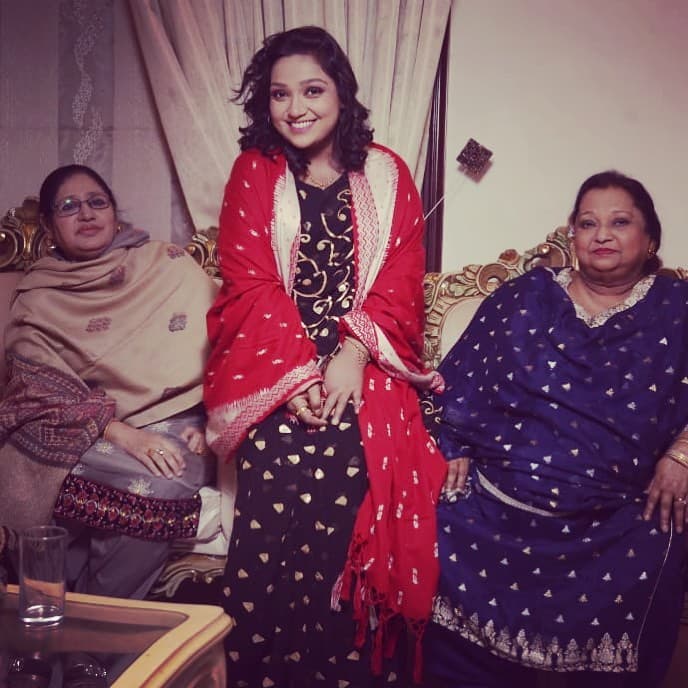 Latest Family Pictures Of Actress Uroosa Siddique
