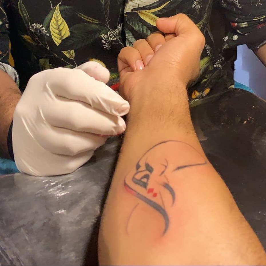 Yasir Hussain's Tattoo For Iqra Aziz Criticized By Public