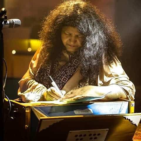 Beautiful Family of Abida Parveen – Unseen Photos