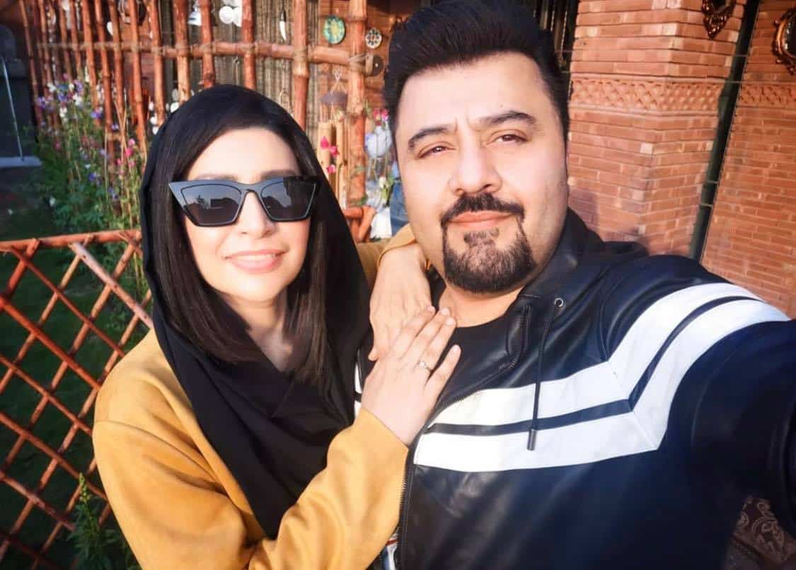 Pakistani Celebrities Whose Wives Are Always By Their Side