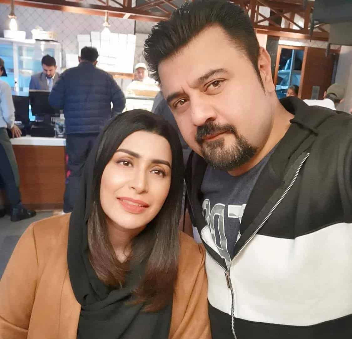 Pakistani Celebrities Whose Wives Are Always By Their Side