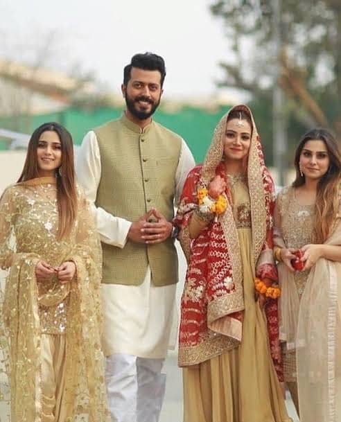 Beautiful Pakistani Celebrities on Their Sisters Wedding