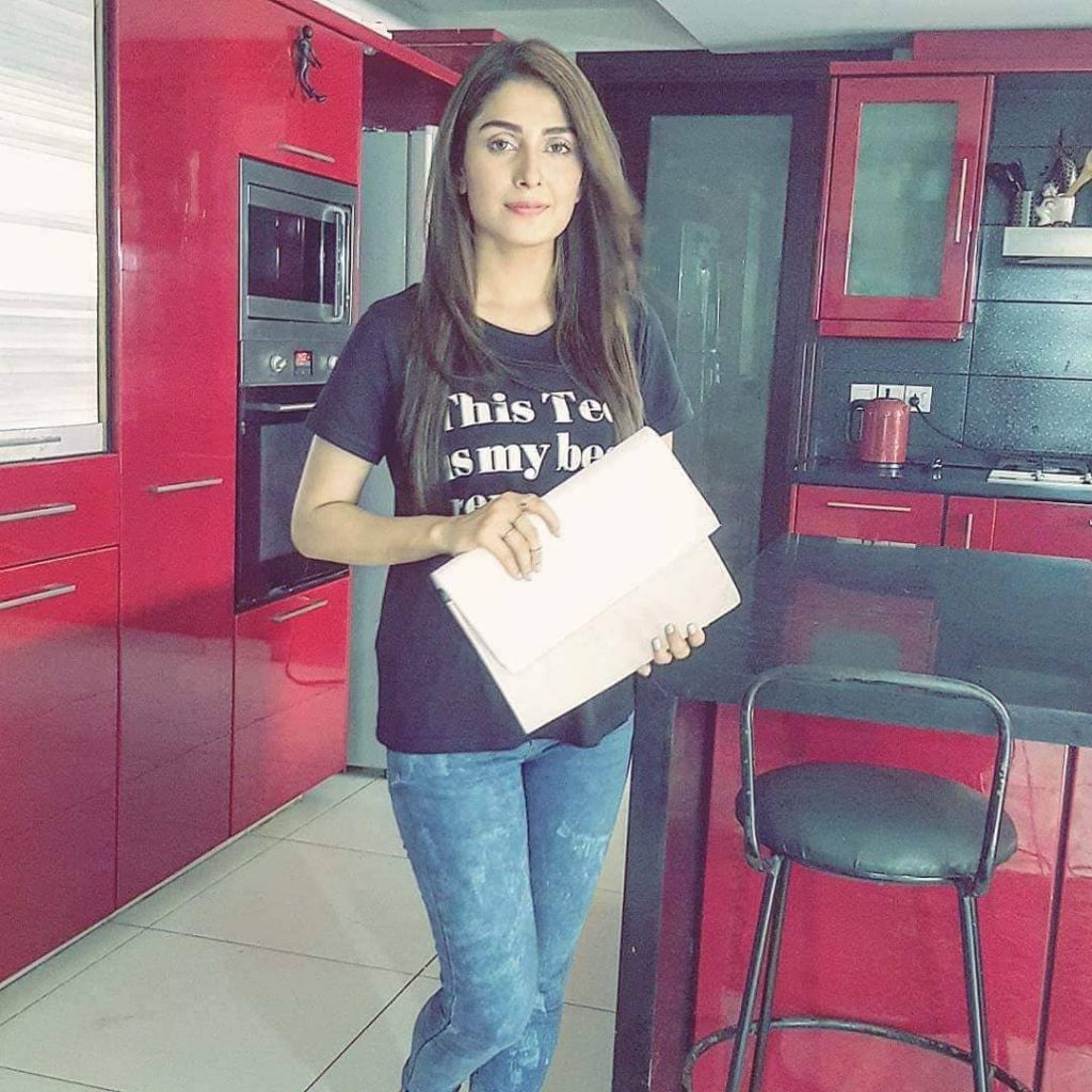 Beautiful Pictures of Ayeza Khan in Casual Dresses