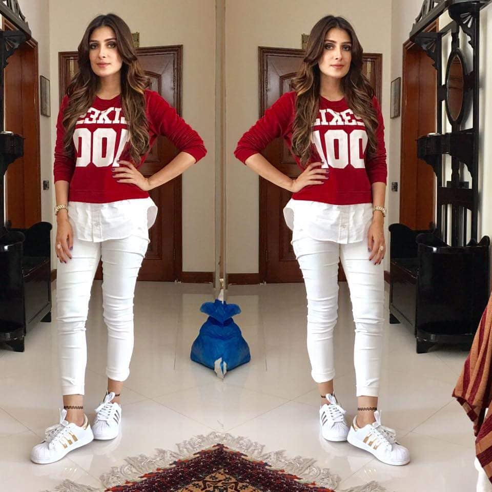 Beautiful Pictures of Ayeza Khan in Casual Dresses