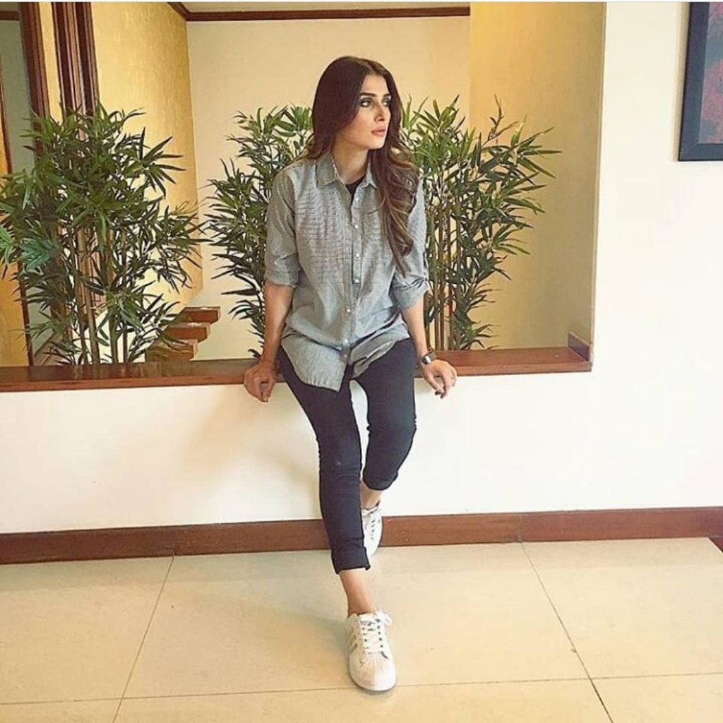 Beautiful Pictures of Ayeza Khan in Casual Dresses