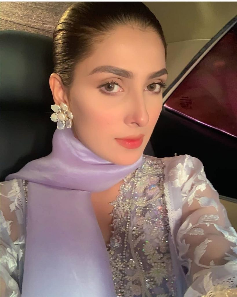 Gorgeous Selfies of Ayeza Khan
