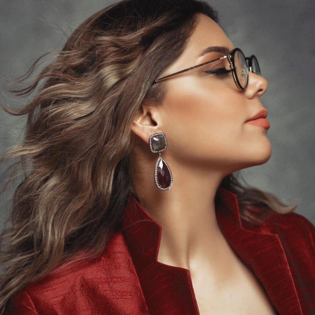 Glamorous Pictures of Hadiqa Kiani from Photoshoots