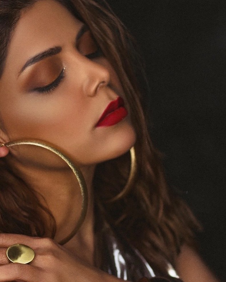 Glamorous Pictures of Hadiqa Kiani from Photoshoots