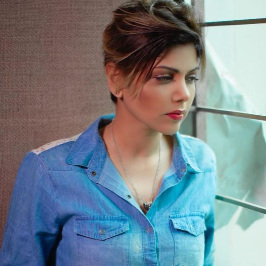 Beautiful Hairstyles of Diva Hadiqa Kiyani