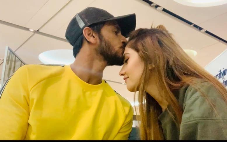 Cricketer Hassan Ali Helps Out Wife Samiya During Quarantine