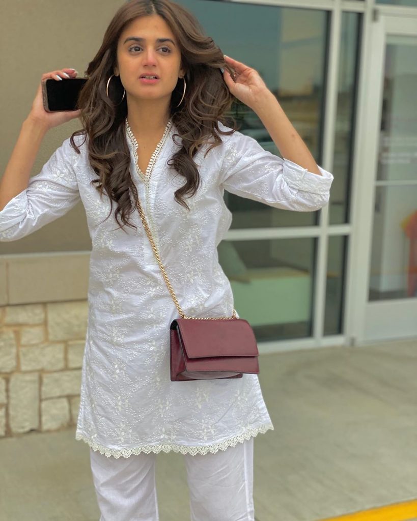 Is White Hira Mani's Favorite Color?