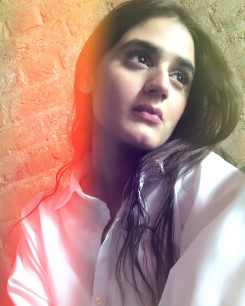 Is White Hira Mani's Favorite Color?