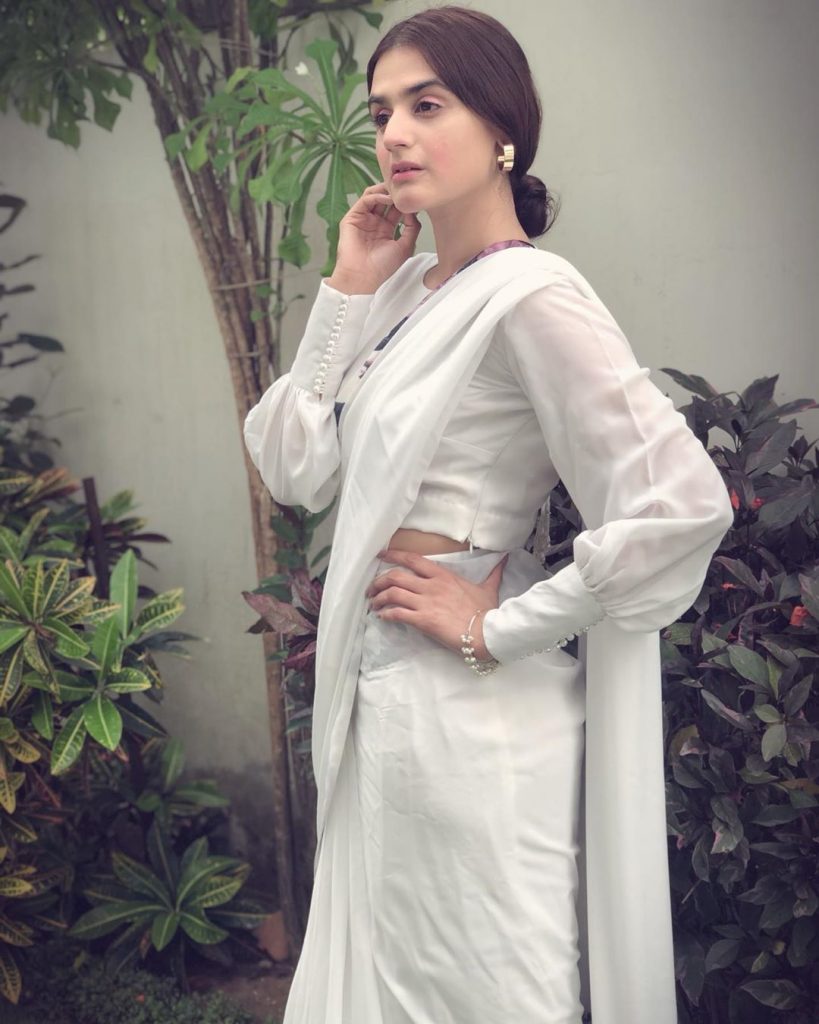 Is White Hira Mani's Favorite Color?