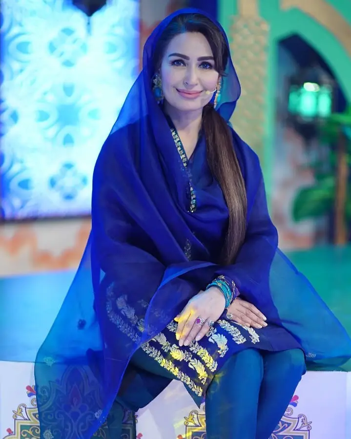 Female Celebrities Pictures Wearing a Dupatta