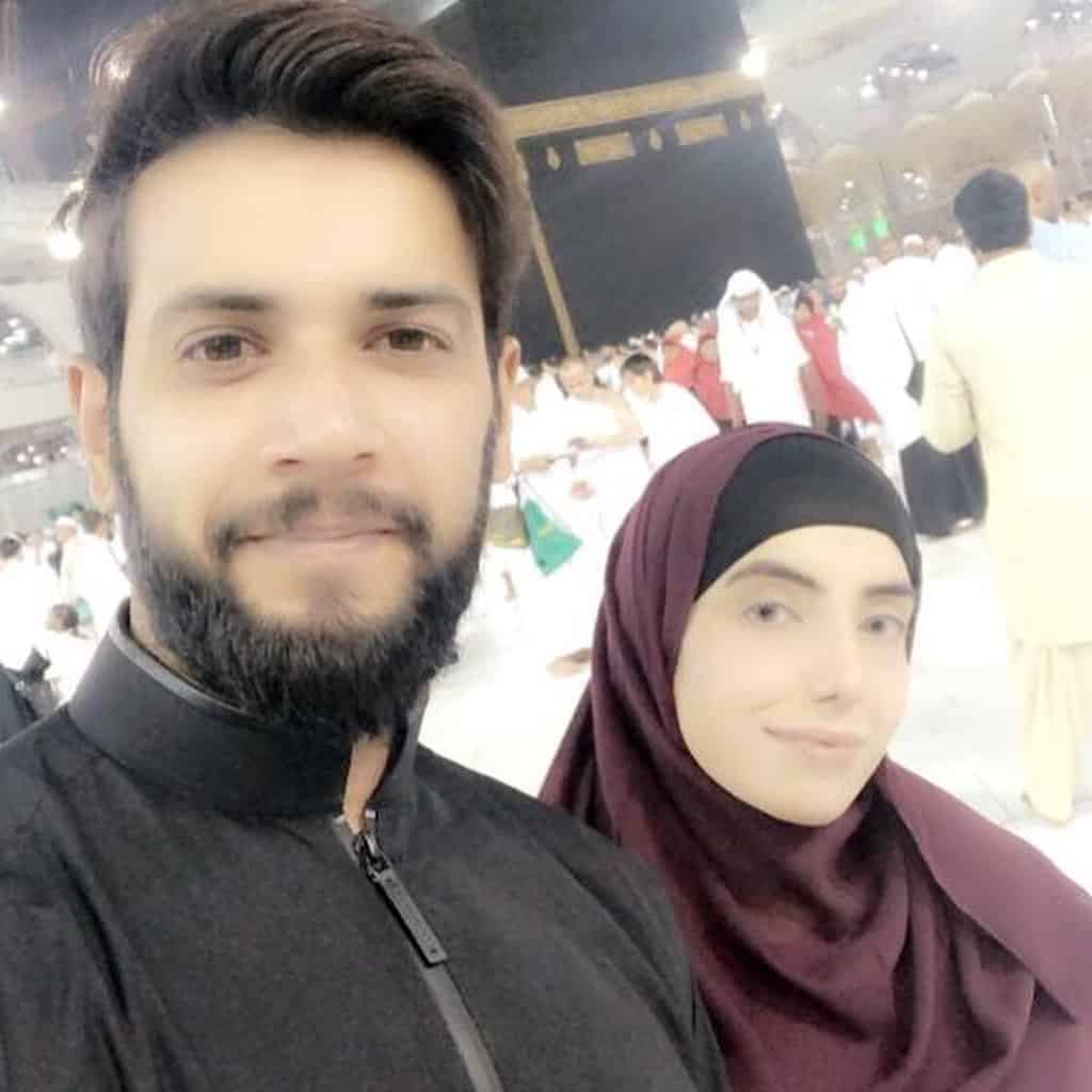 Beautiful Pictures of Cricketer Imad Wasim with Wife  Reviewitpk