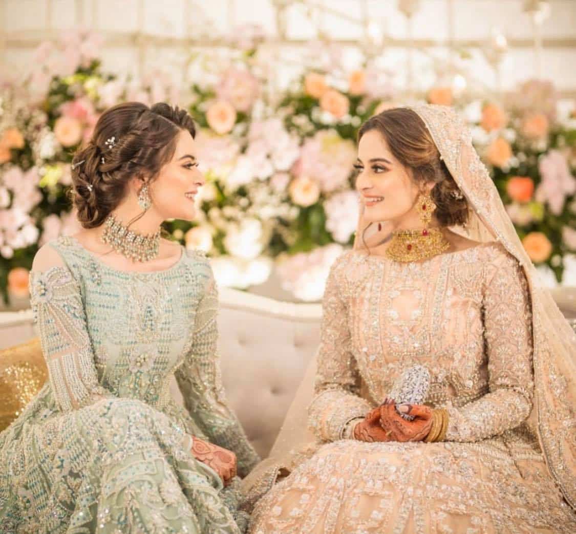 Beautiful Pakistani Celebrities On Their Sisters Wedding Reviewitpk