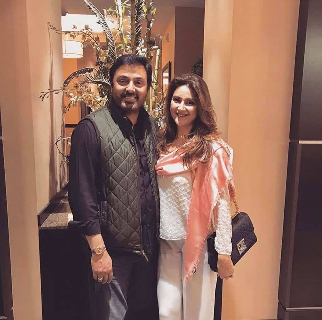 Pakistani Celebrities Whose Wives Are Always By Their Side