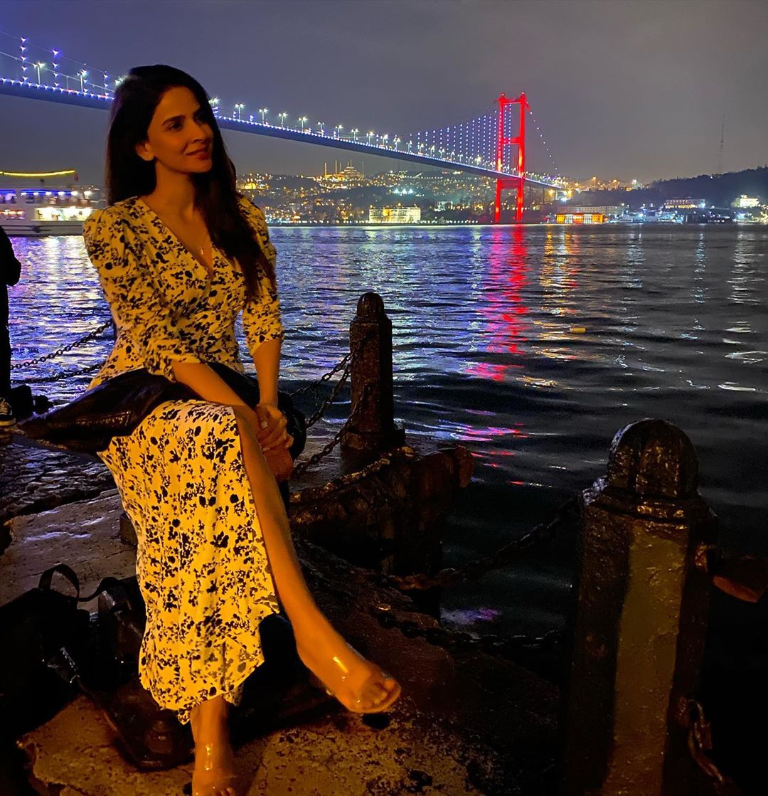 Actress Saba Qamar Beautiful Pictures from Turkey