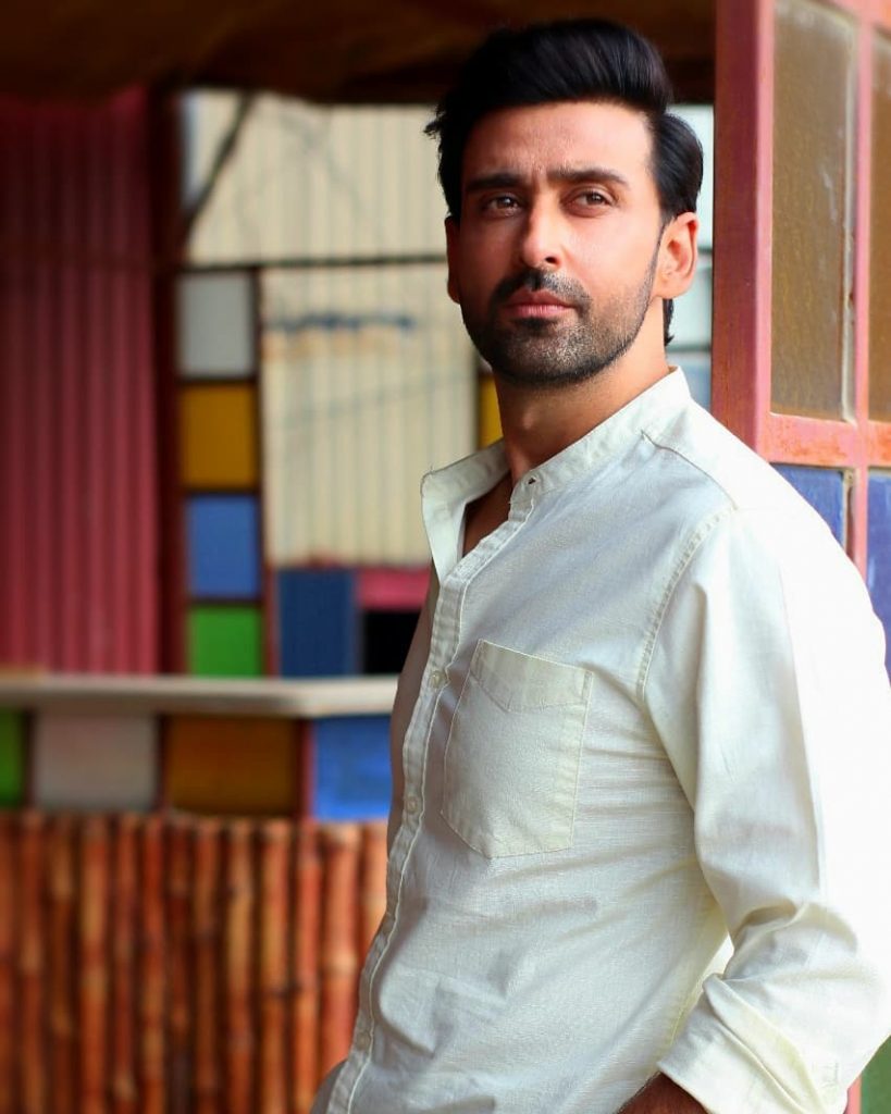 Classy Pictures of Sami Khan