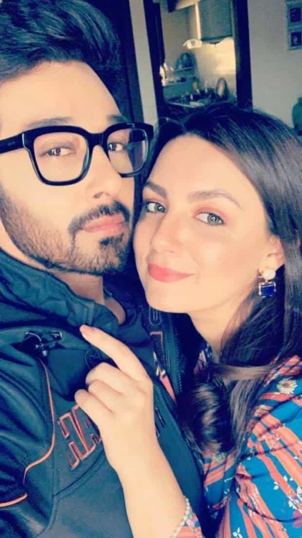 Pakistani Celebrities Whose Wives Are Always By Their Side