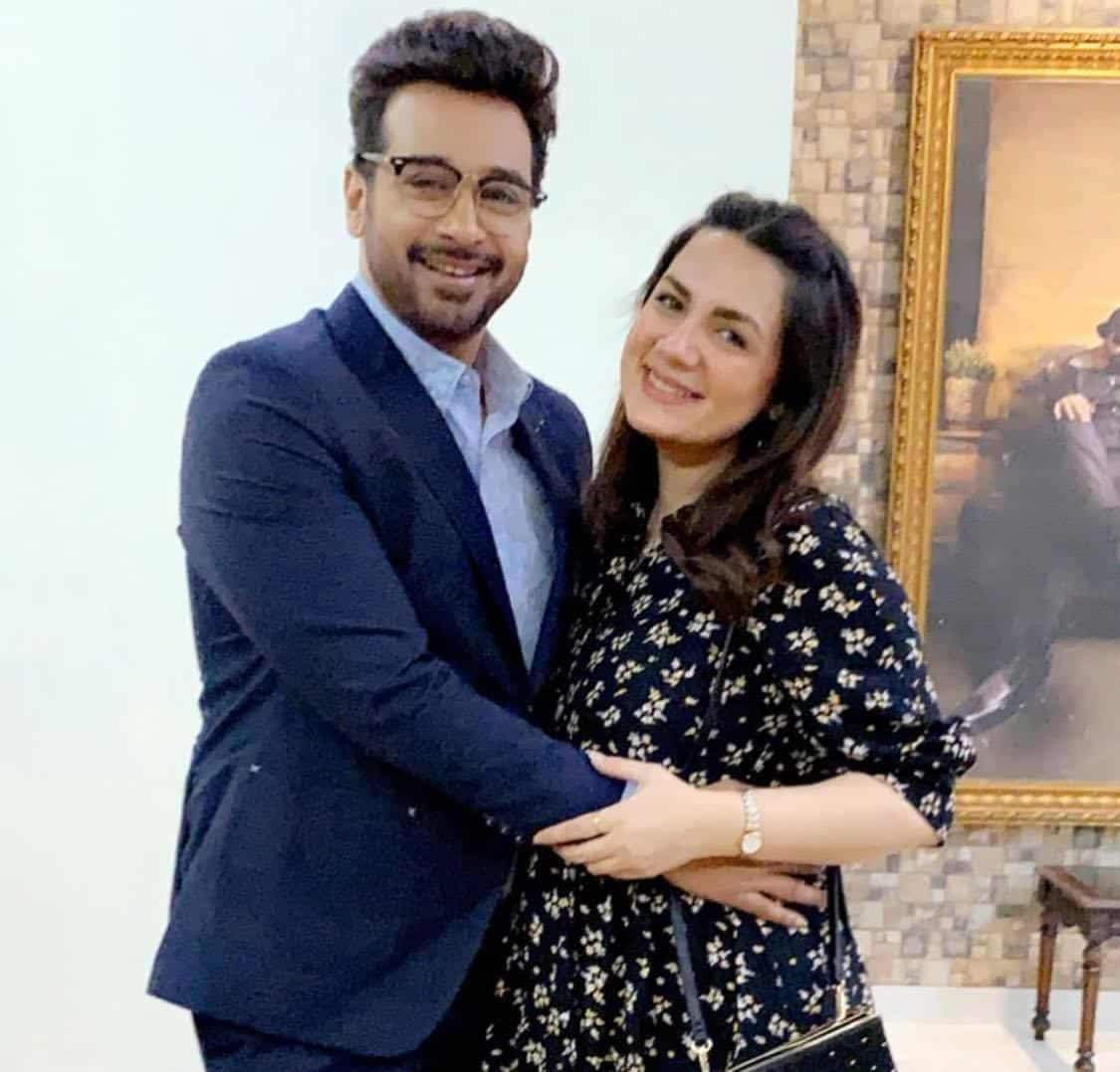 Pakistani Celebrities Whose Wives Are Always By Their Side