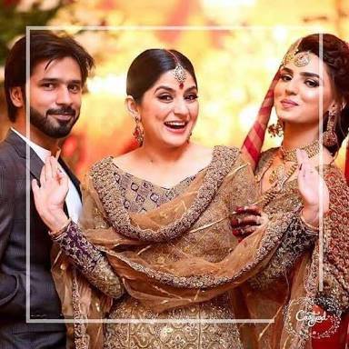 Beautiful Pakistani Celebrities on Their Sisters Wedding