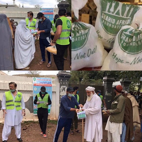 Pakistani Celebrities Doing Charity Work Right Now