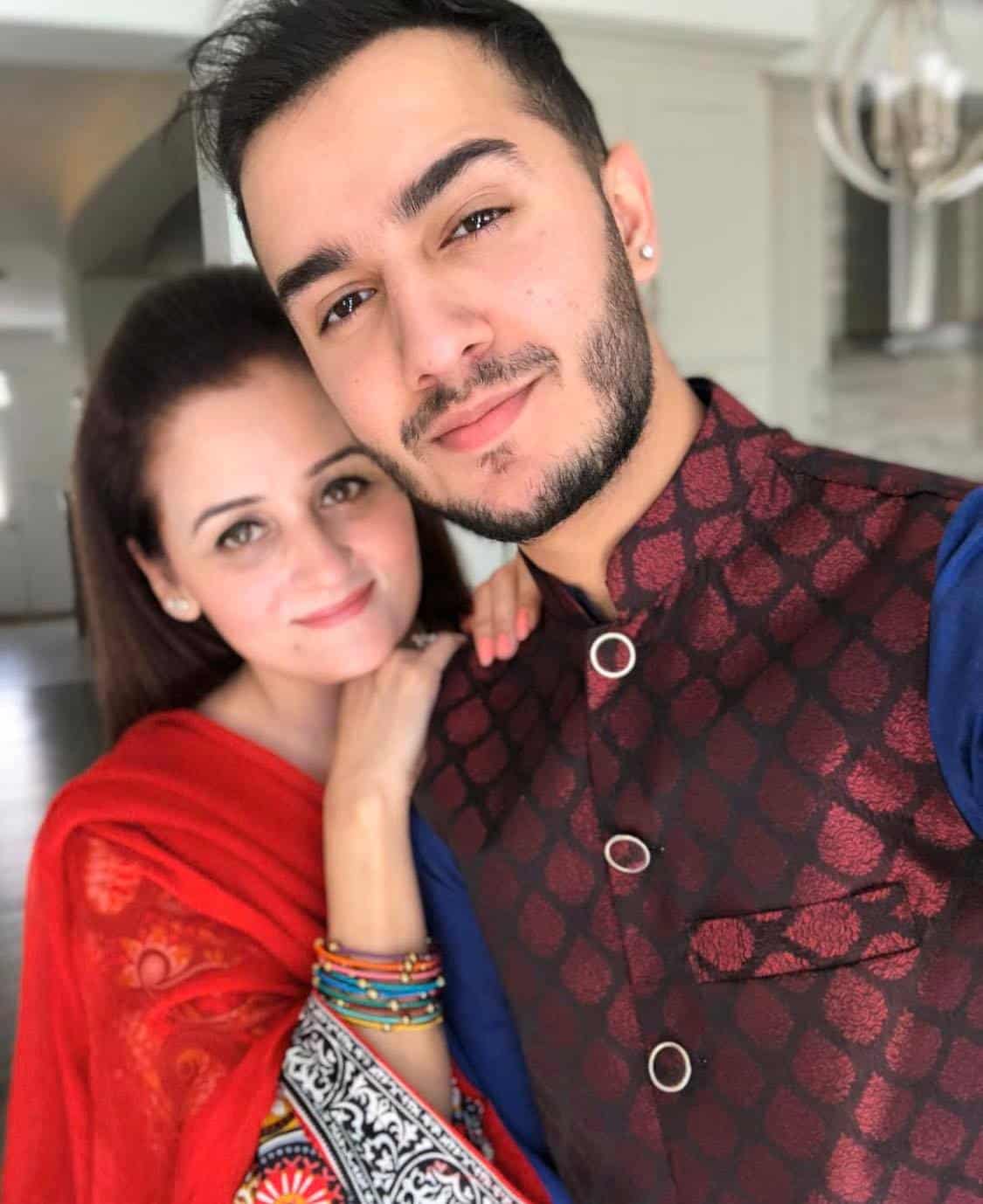 Young Looking Mothers of Pakistani Celebrities