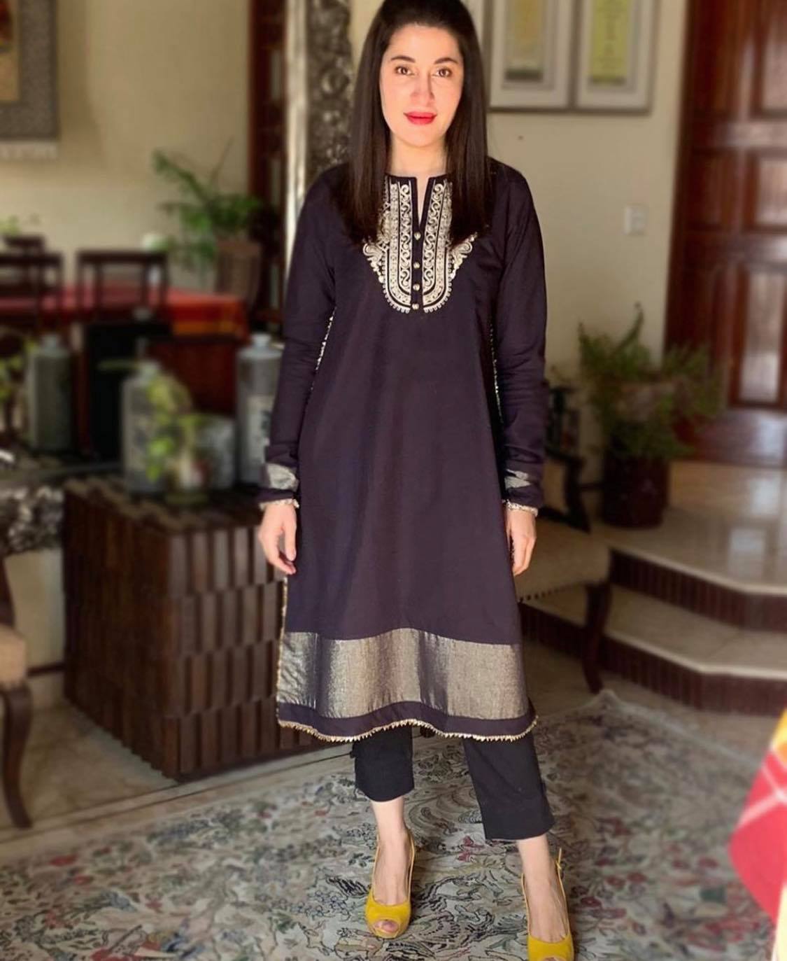 pakistani actress dress