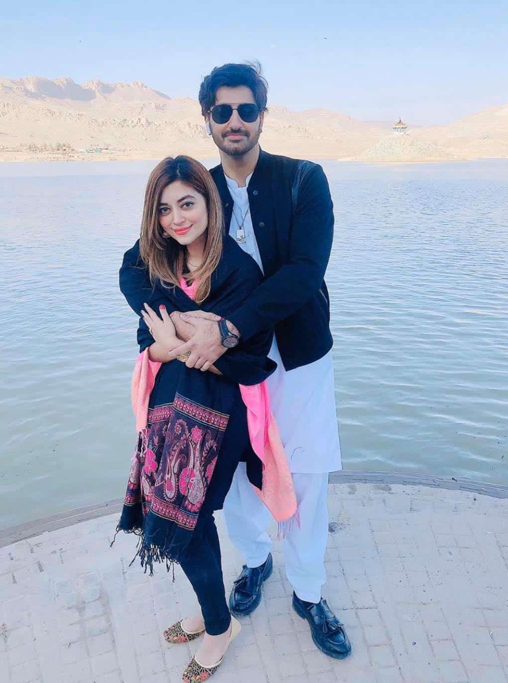 Pakistani Celebrities Whose Wives Are Always By Their Side