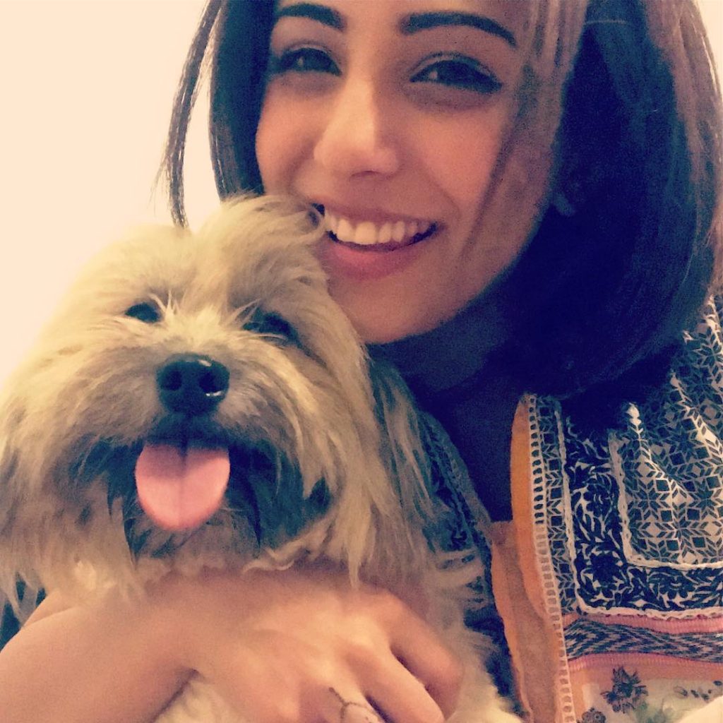 Pakistani Celebrities Who are Fond of Pet Dogs