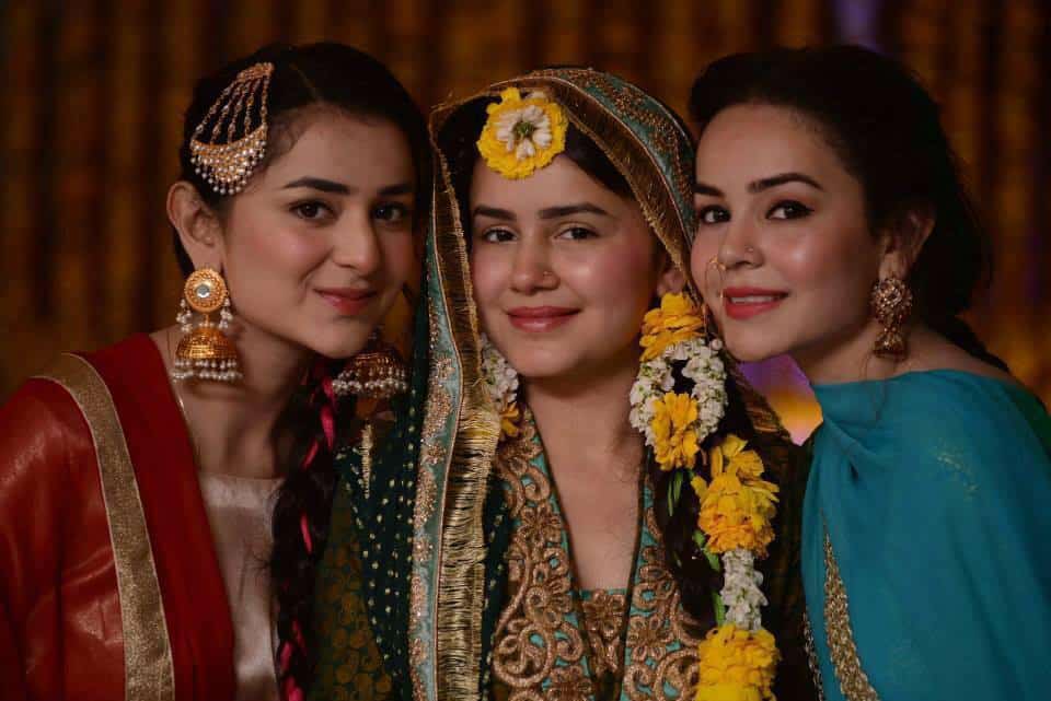 Beautiful Pakistani Celebrities on Their Sisters Wedding