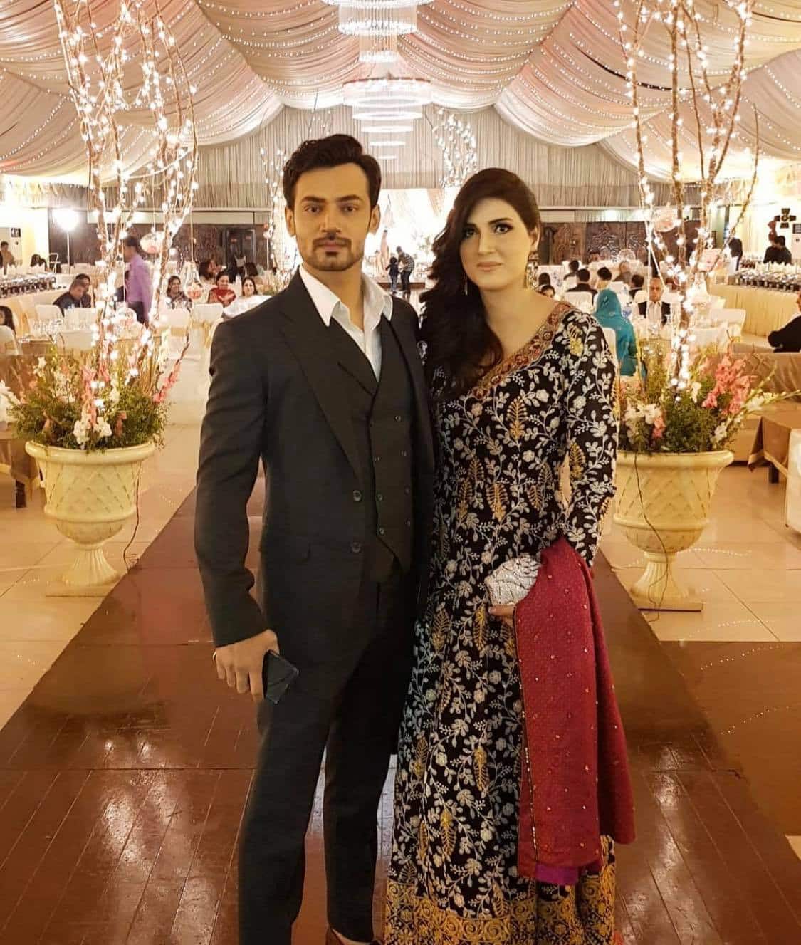 Pakistani Celebrities Whose Wives Are Always By Their Side