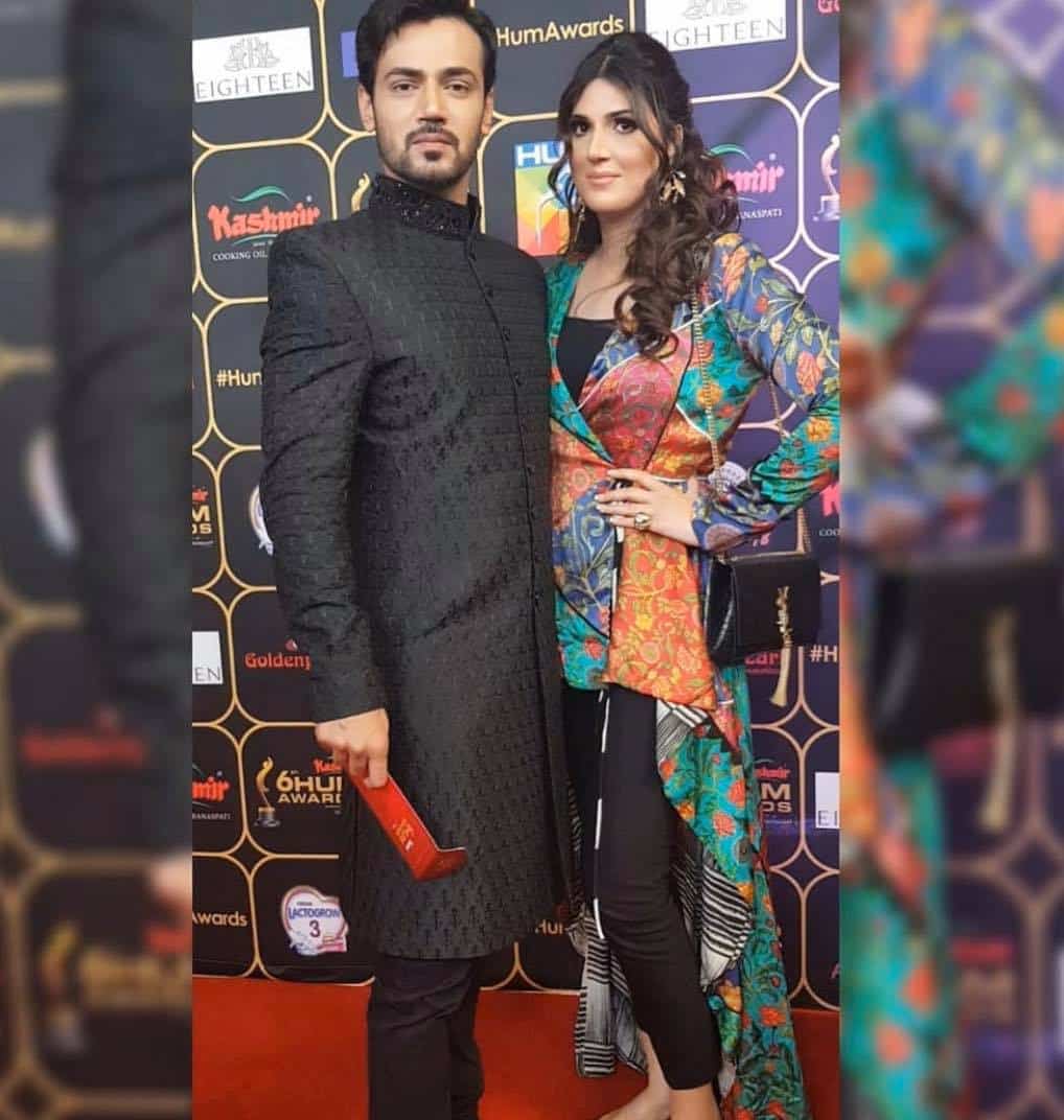 Pakistani Celebrities Whose Wives Are Always By Their Side