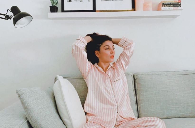 Ayeza Khan Spending Weekend in PJs at Home During Lock Down