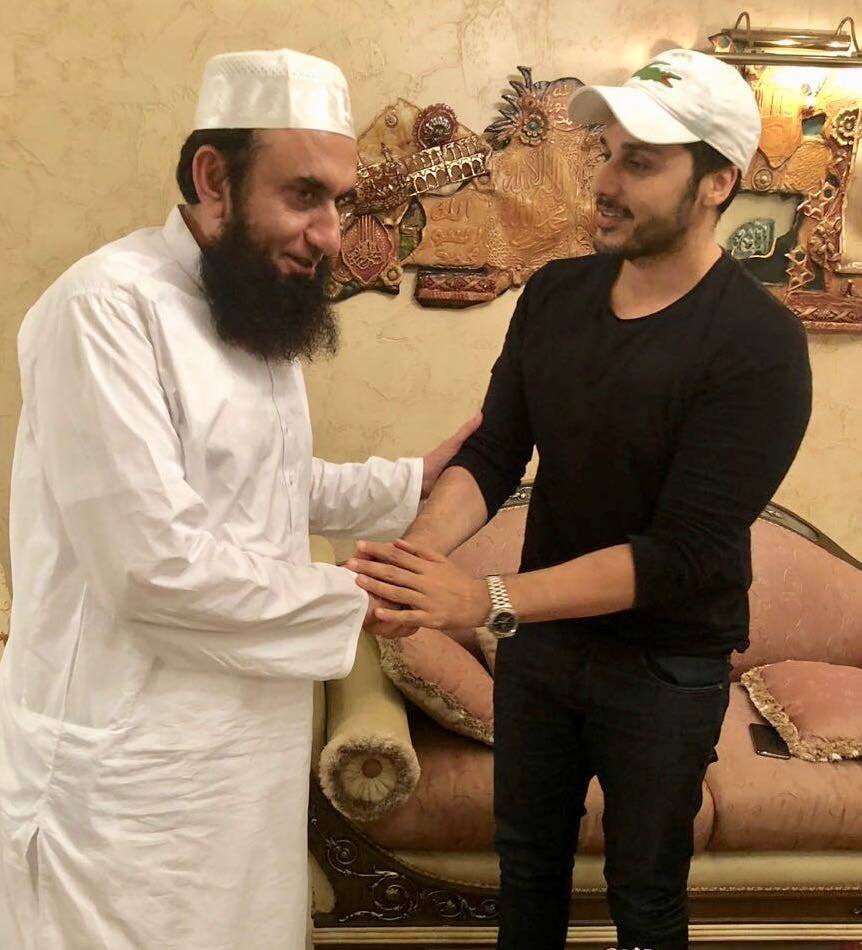 Maulana Tariq Jameel and his Celebrity Fans