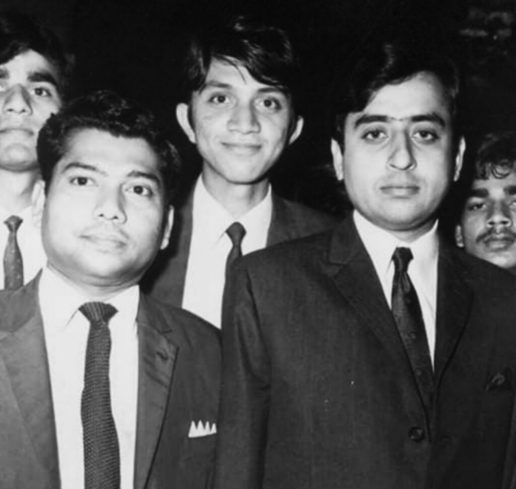 Rare Pictures of Nadeem Baig With His Family and Close Friends