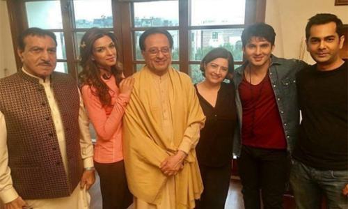 Rare Pictures of Nadeem Baig With His Family and Close Friends