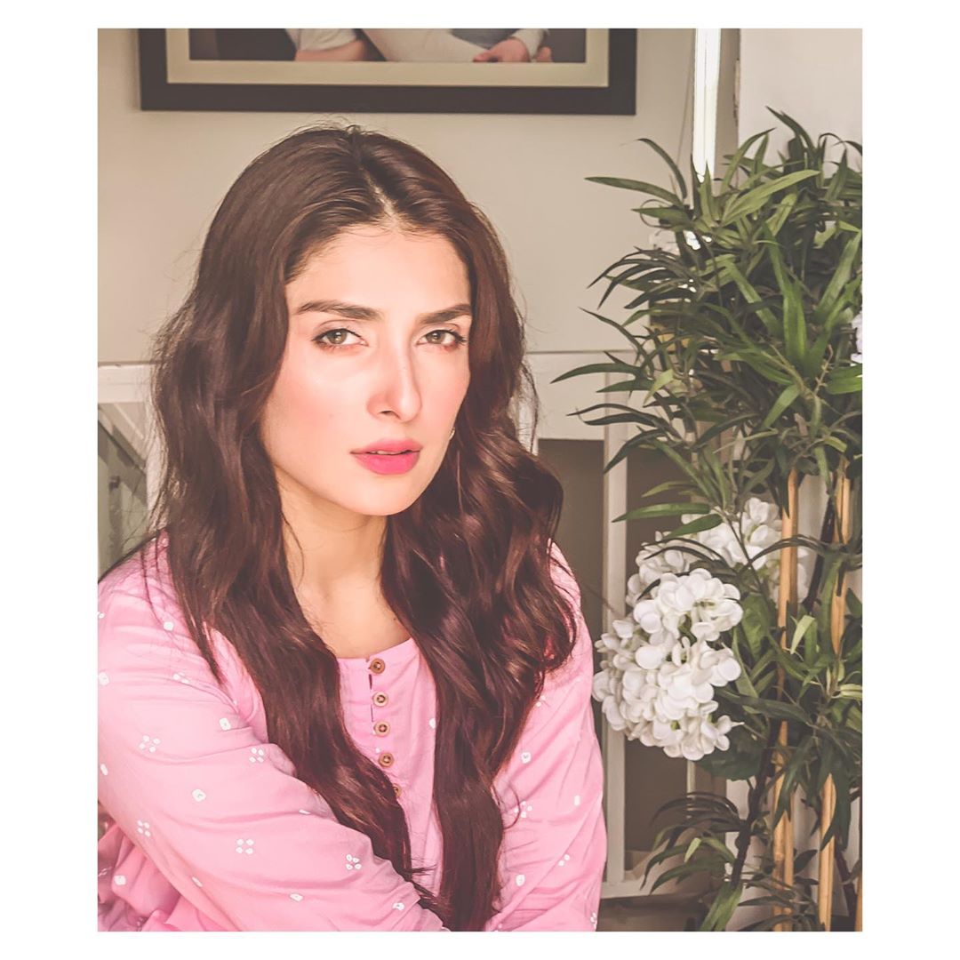 Ayeza Khan Spending Weekend in PJs at Home During Lock Down