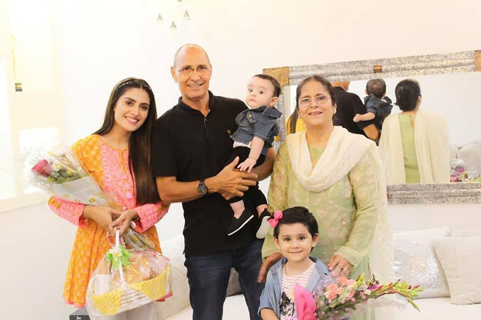 Ayeza Khan With Family - 50 Beauteous Photographs