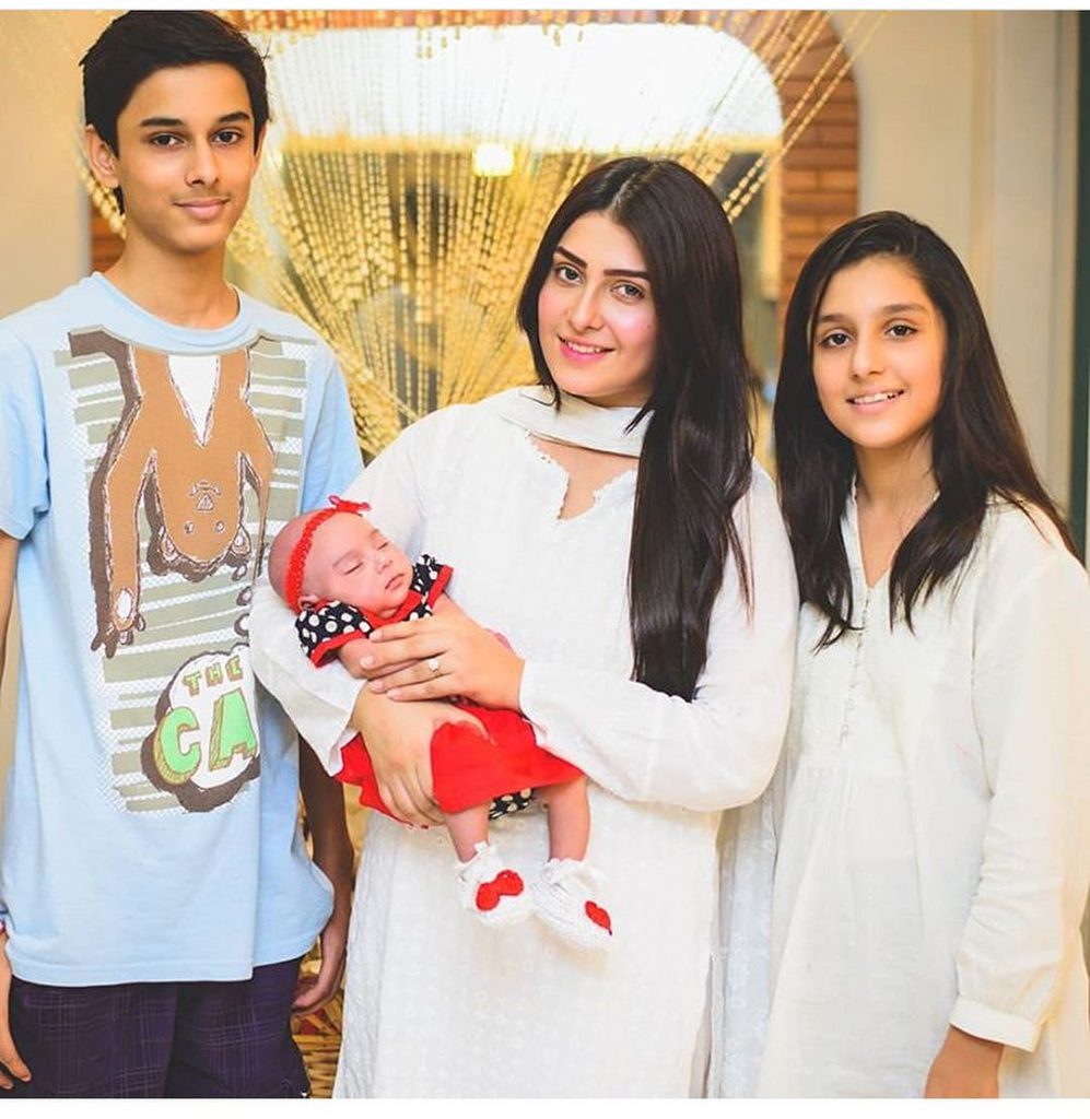 Ayeza Khan With Family - 50 Beauteous Photographs