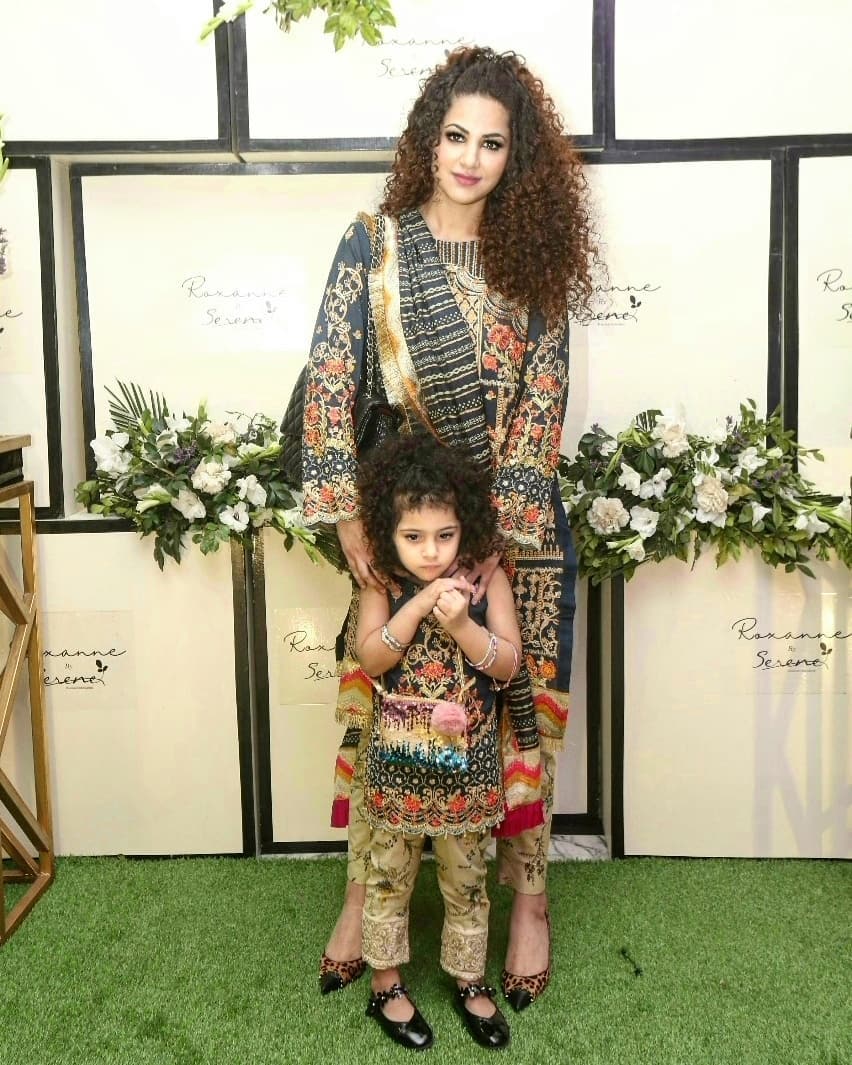 Singer Annie Khalid Latest Pictures with her Daughter