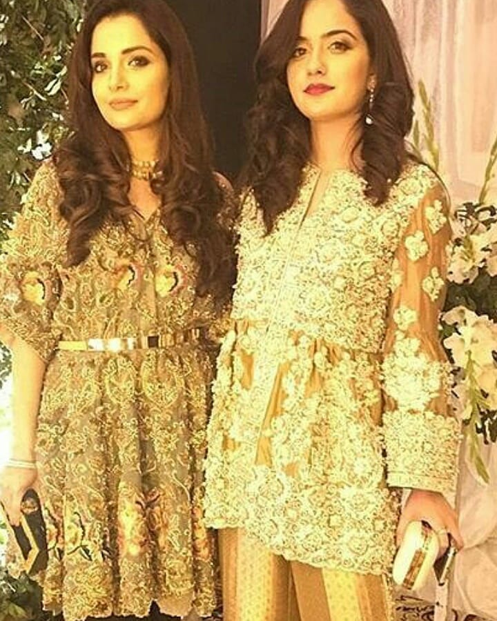 Armeena Khan Sister 13