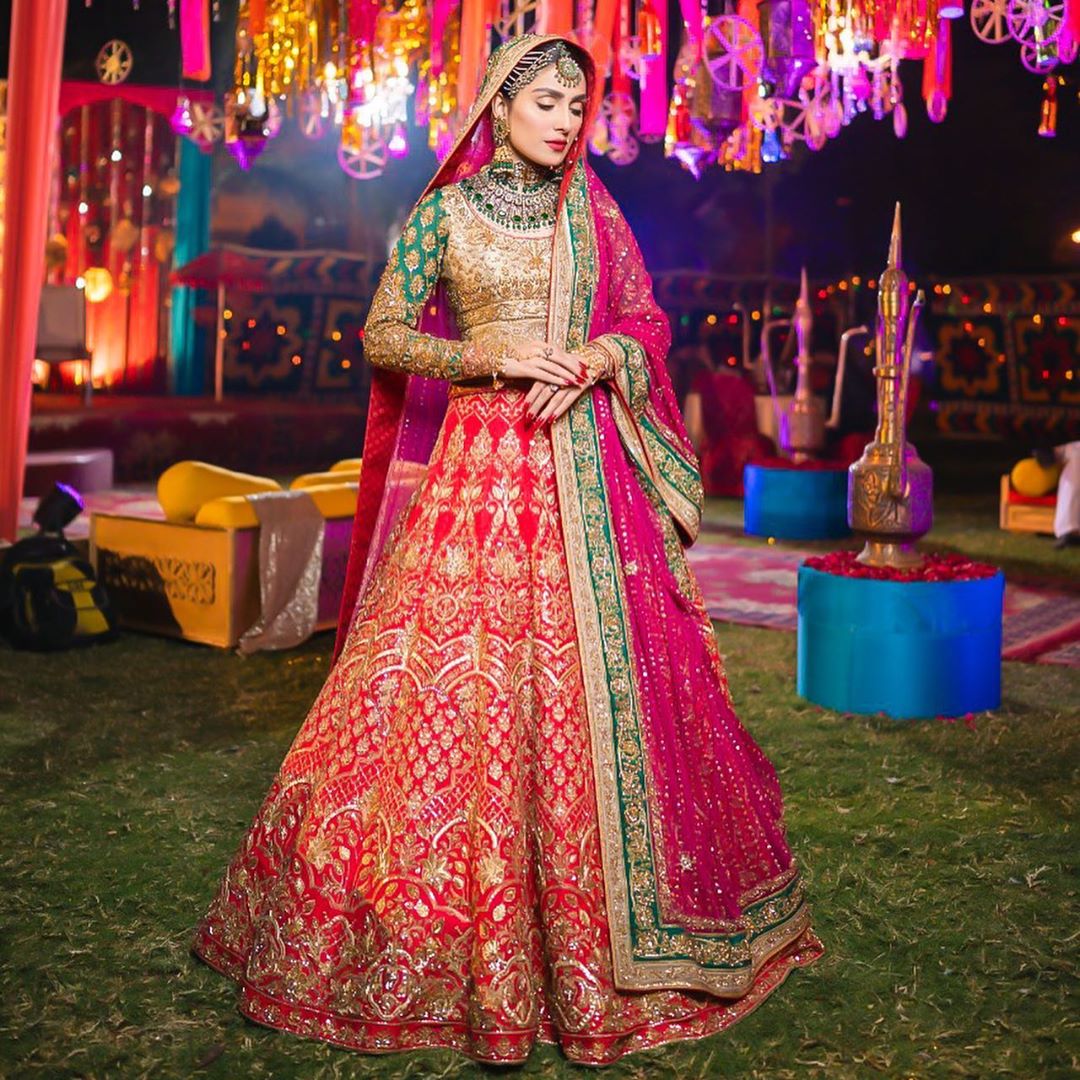 Beautiful Bridal Pictures of Ayeza Khan from the Set of her Drama Mehar Posh