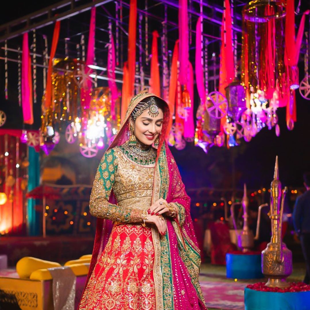 Beautiful Bridal Pictures of Ayeza Khan from the Set of her Drama Mehar Posh