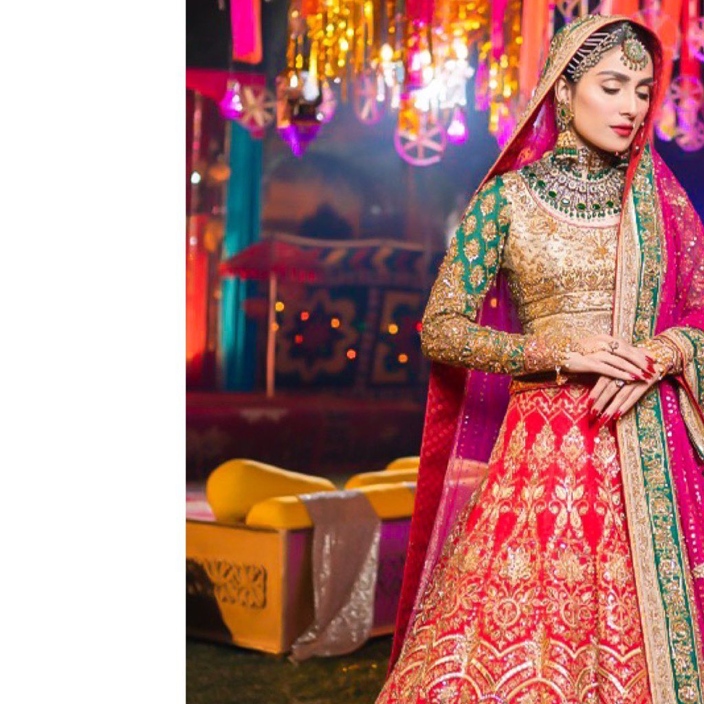 Beautiful Bridal Pictures of Ayeza Khan from the Set of her Drama Mehar Posh