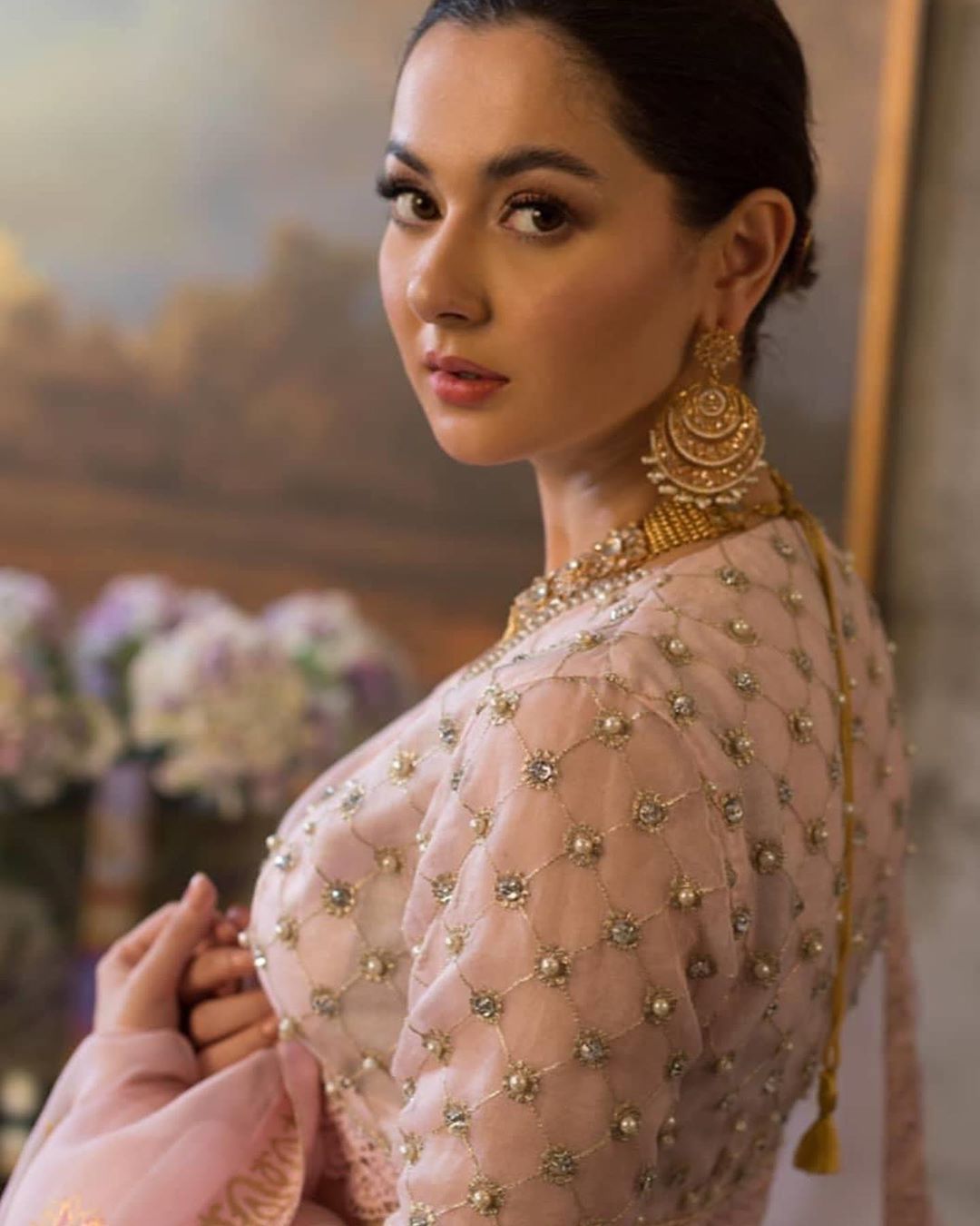 Gorgeous Hania Aamir's Latest Beautiful Pictures | Reviewit.pk